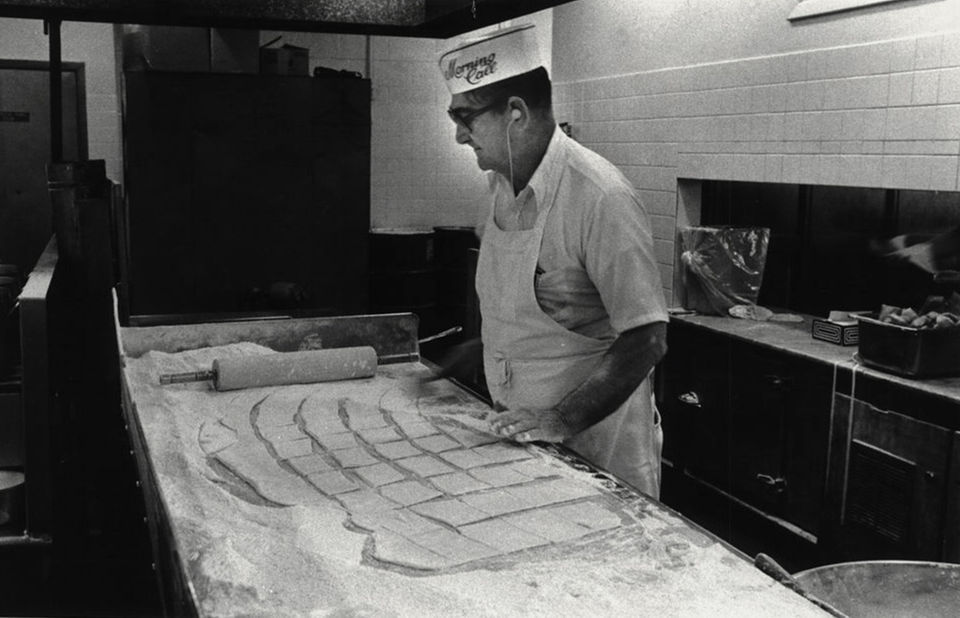 Morning Call making beignets 84